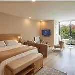 Exclusive Loft 505 Across From El Virrey Park